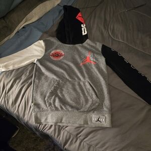 Boys Jordan flight pull over hoodie size 7